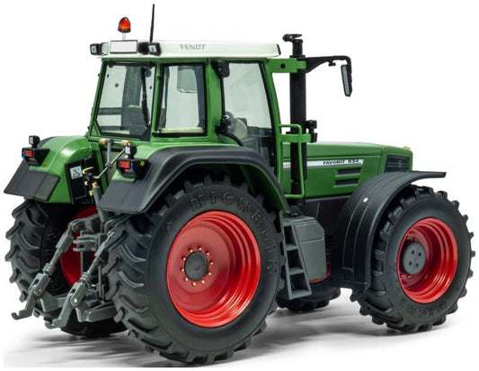 Fendt 824 Favorit 1:32 – diecast model